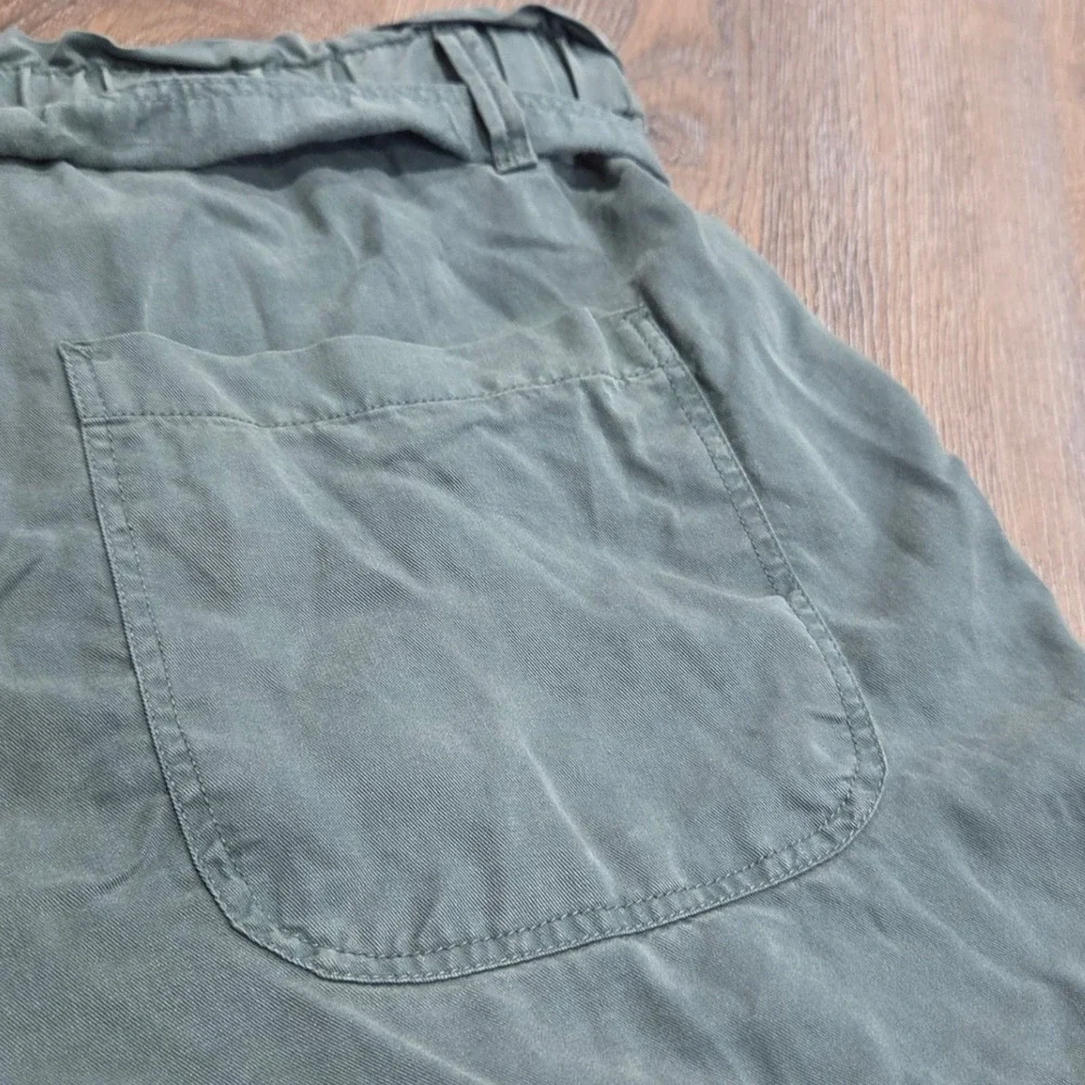 Aerie Olive Green Paperbag Waist Tie Front Utility Shorts Medium M High Rise